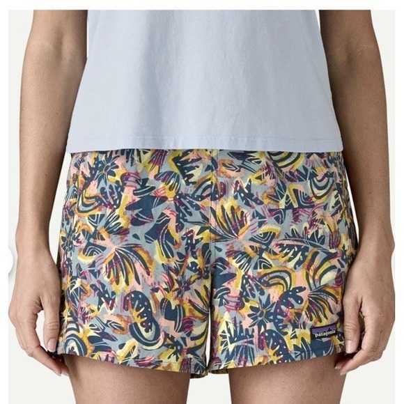 Patagonia Pants - NWT Women's Patagonia 5" Baggies Shorts Nylon Pockets $69 Wild Botanist 57059 MD